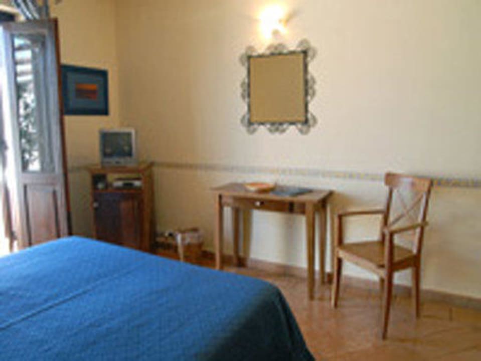 Interno camera Hotel Principe Di Salina