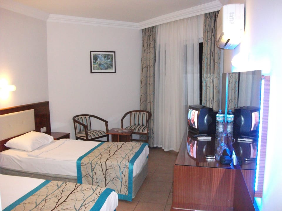 Pokój z balkonem od strony wschodniej Hatipoglu Beach Hotel