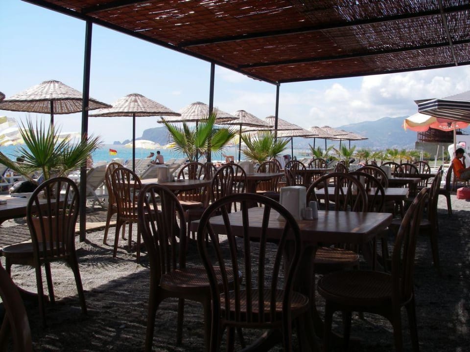 Bar przy plaży Larina Resort Spa & Hotel