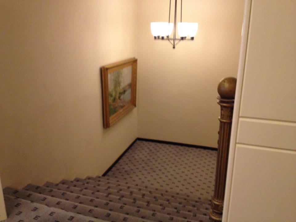Angenehmer Teppich im Treppenhaus Elite Stora Hotellet