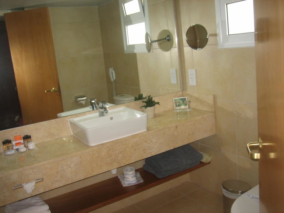 Badezimmer Hotel Nissi Beach Resort