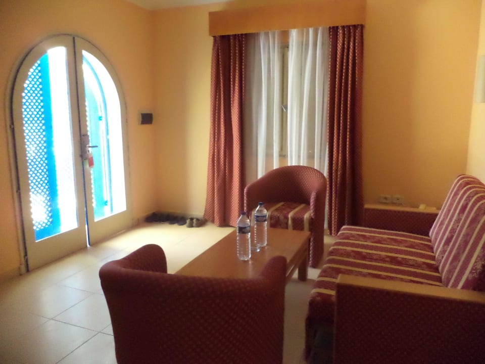 Salon w bungalowach Royal Lido Resort & Spa