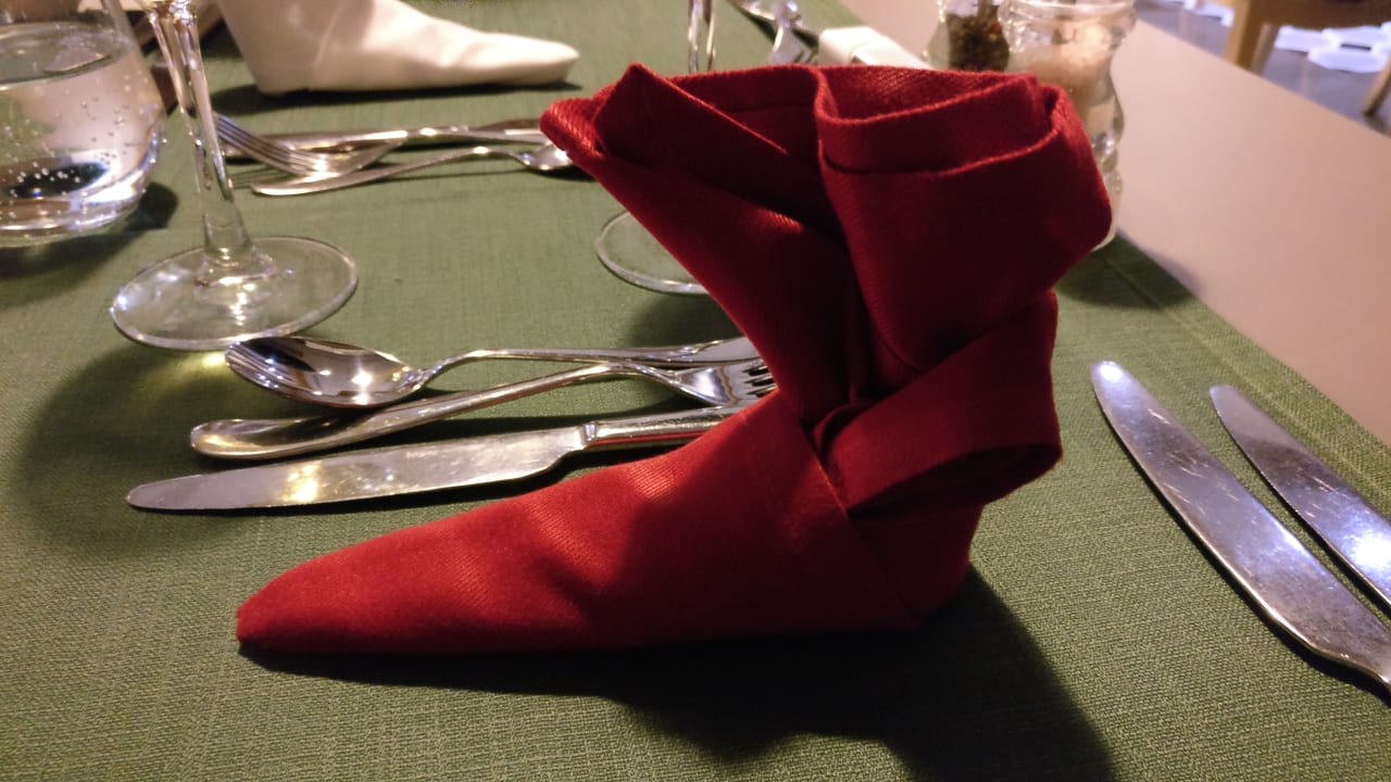 Gastro Acanthus Cennet Barut Collection