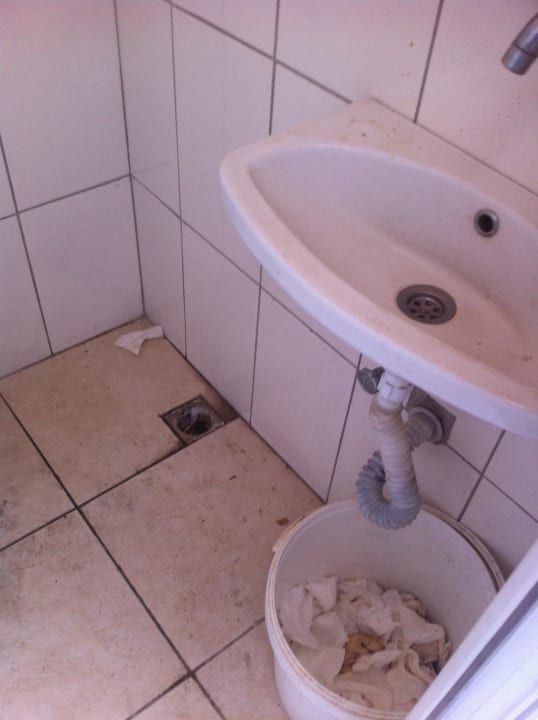 Wer würde sich hier gerne die Hände waschen??? Hotel Diamore