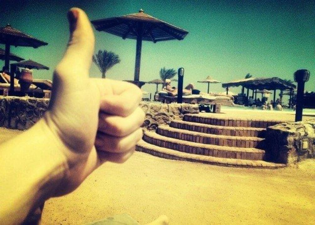 У бассейна Riviera Aqua Park Resort