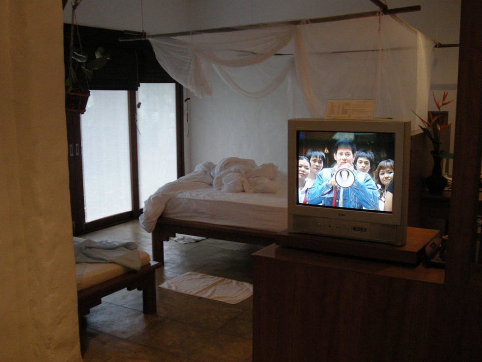 Blick vom Sofa Richtung Himmelbett The Legend Chiang Rai Boutique River Resort & Spa