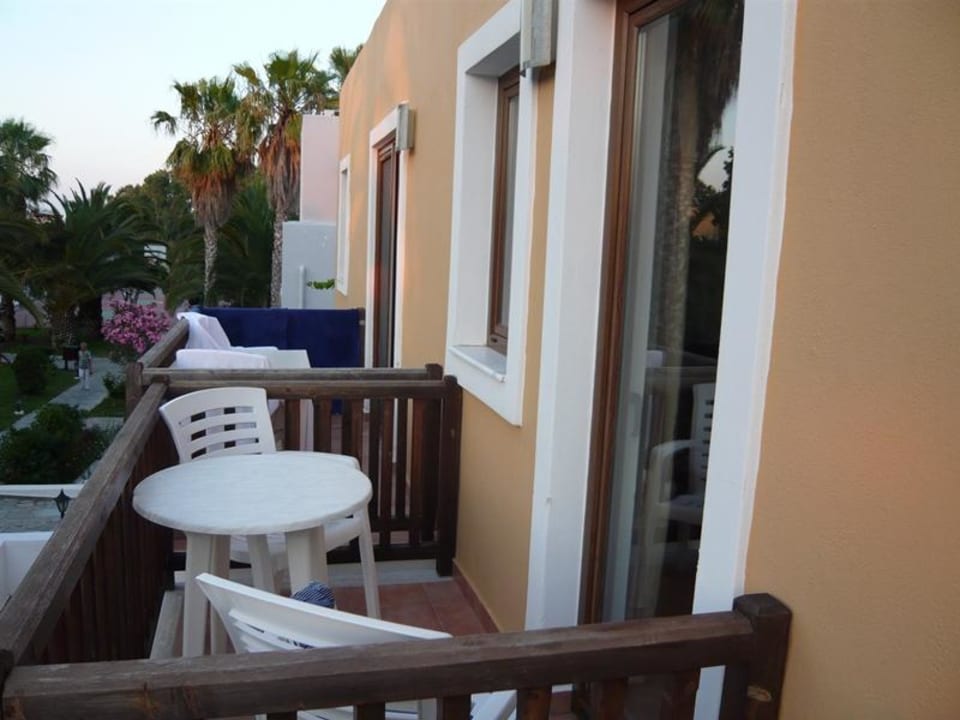 Blick auf den Balkon Atlantica Marmari Beach