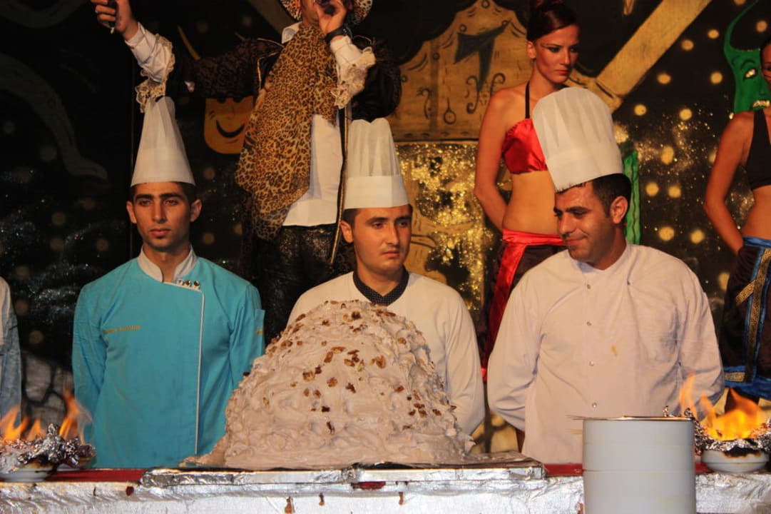 Eisbombe Club Turtas Beach Hotel