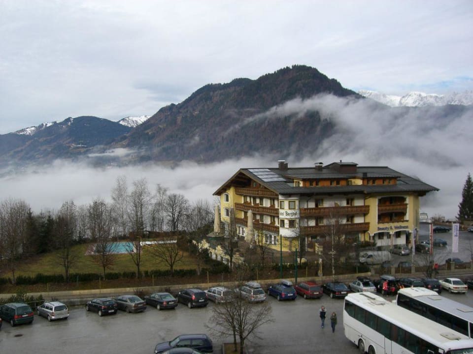 Das Hotel aus der Gondelbahn gesehen Hotel Berghof | St. Johann in Salzburg