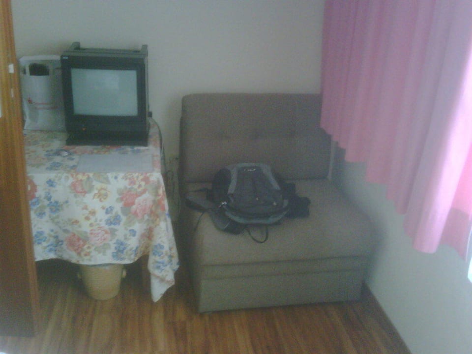 Fernseher mit Sessel Hotel Hubertus