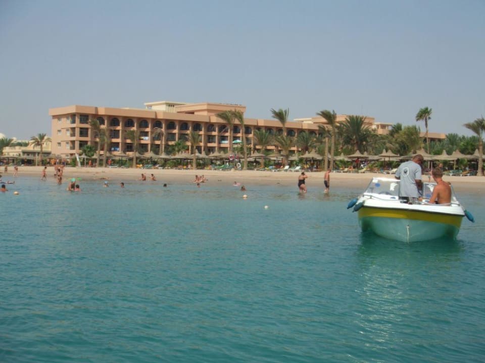 Vom Boot auf den T-Block Giftun Azur Resort