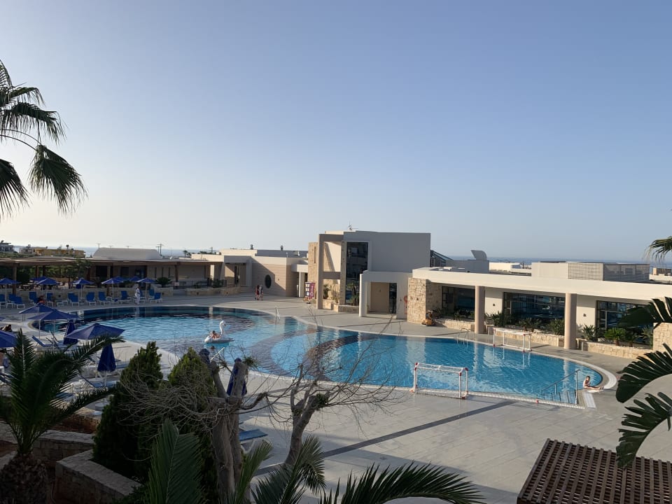 Pool Grand Hotel Holiday Resort