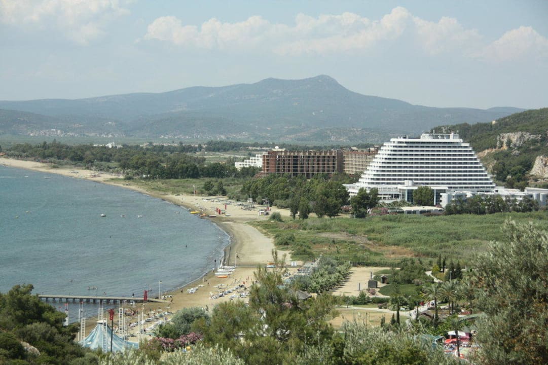 Blick vom benachbarten Hügel Aqua Fantasy Aquapark Hotel & Spa
