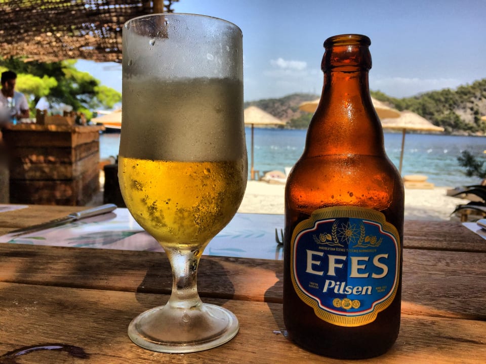 Strand Hillside Beach Club