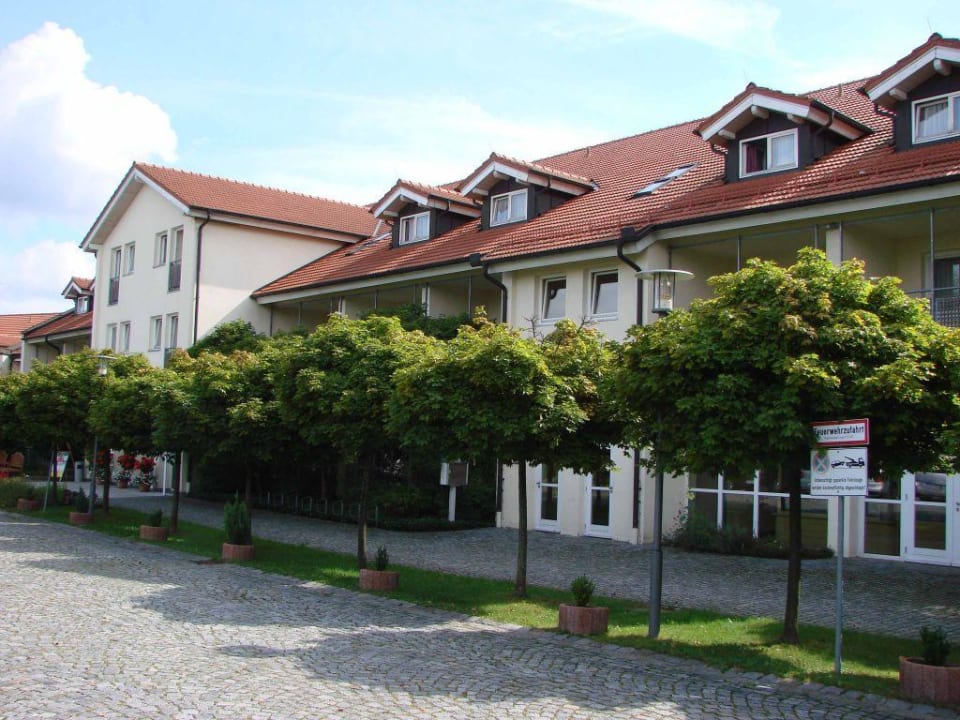 Hotel - Vorderseite beim Haupteingang Hotel Herzog Heinrich