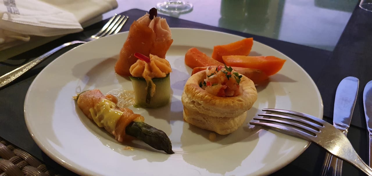 Gastro Hotel Riu Karamboa