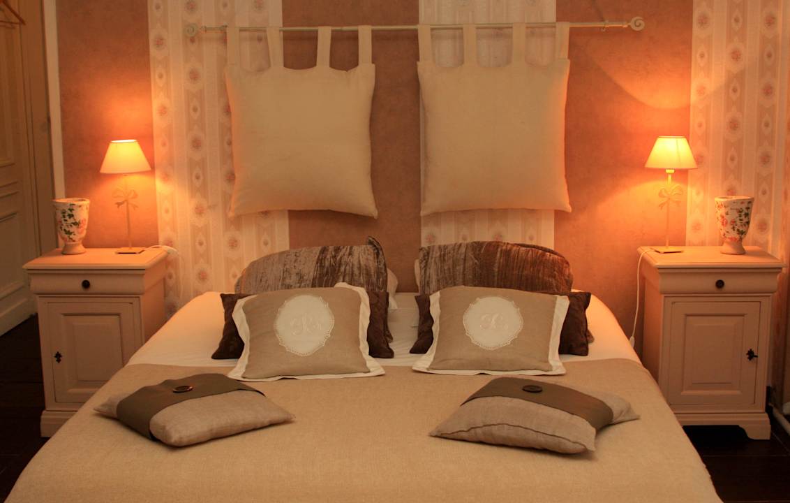 Chambre Rose Hotel Château la Moune