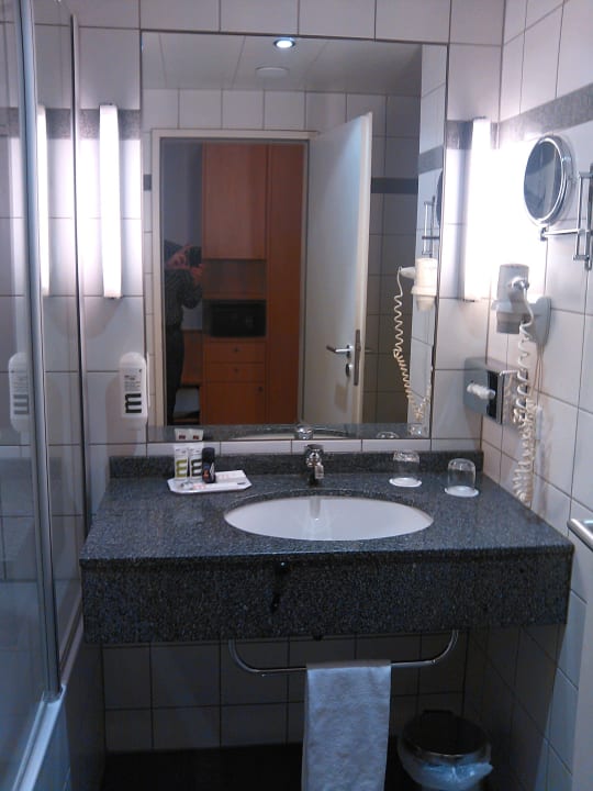 Bad voco Dusseldorf Seestern, an IHG Hotel