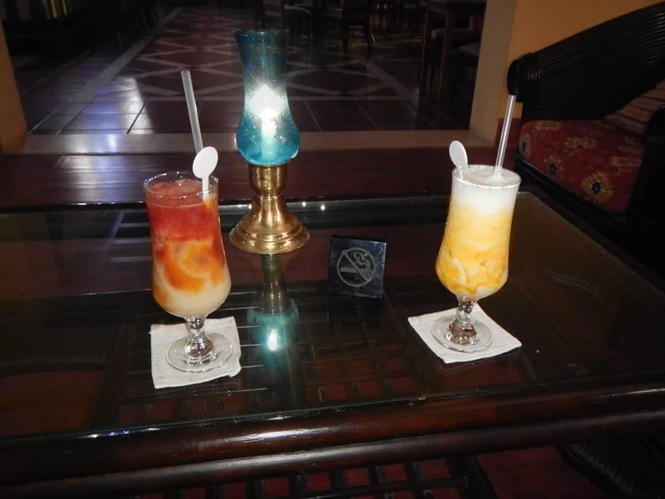 Coctails an der Day & Night Bar Steigenberger Coraya Beach - Adults only