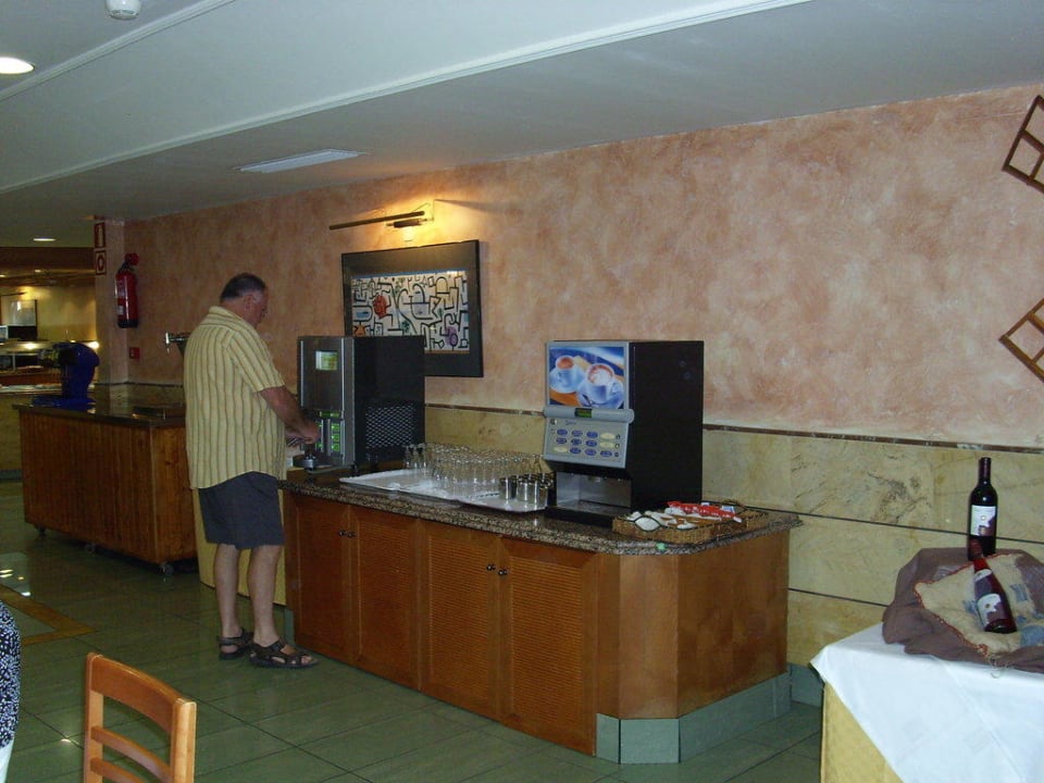 Zapfanlage im Speisesaal allsun App.-Hotel Barlovento