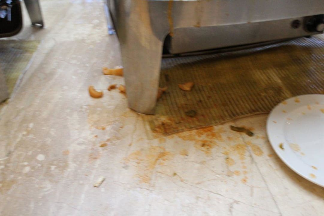 Buffet Serenity Alpha Beach