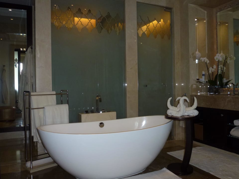 Bad mit sep. WC und Dusche Hotel One&Only The Palm