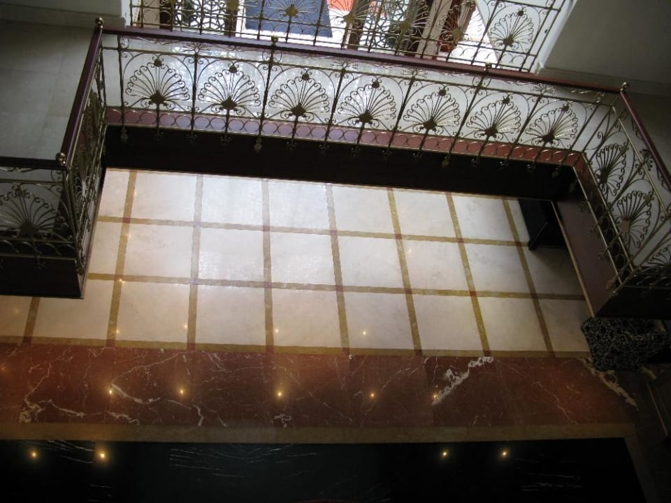 Blick auf Eingang von Empore 1.Stock Grand Serai Congress and Spa