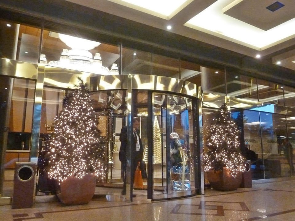 Hoteleingang Divani Caravel Hotel