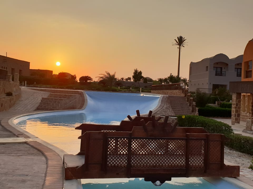 Pool Rohanou Beach Resort
