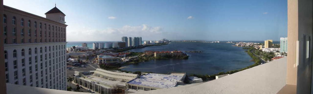 Blick nach WSW auf Lagune Hotel Riu Cancun