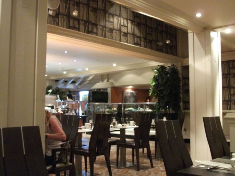 Restaurant beim Frühstück Hilton London Kensington
