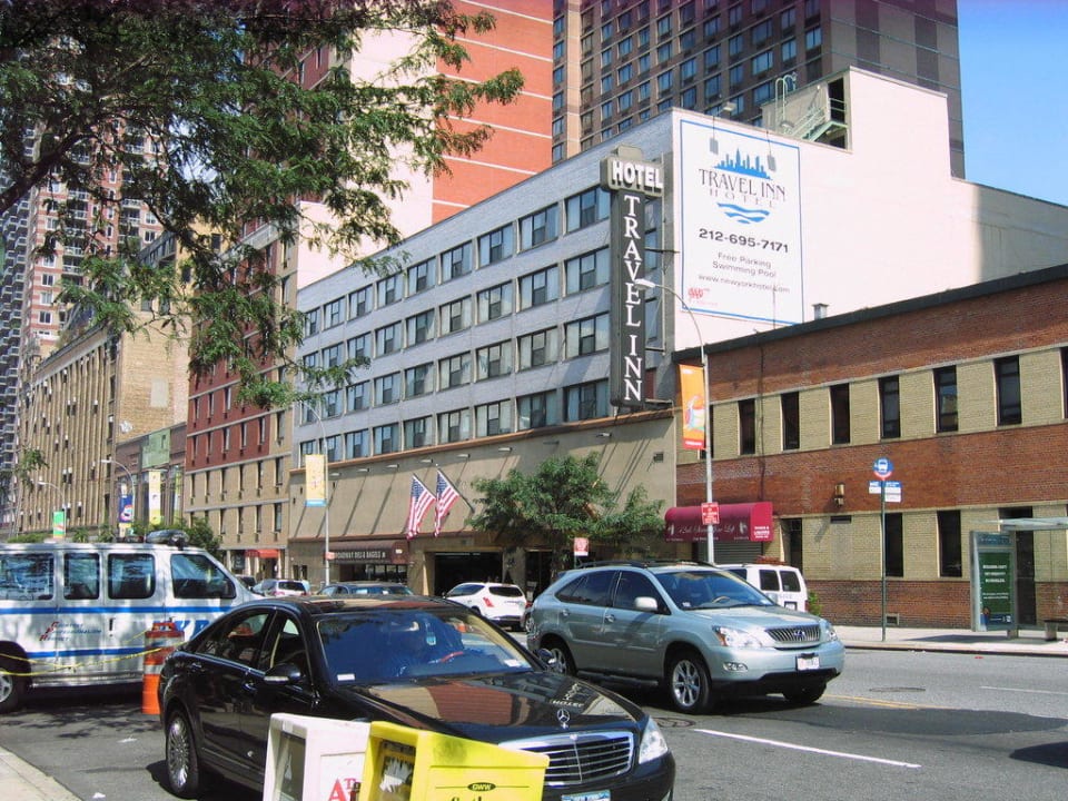 Hotel von aussen Hotel Travel Inn