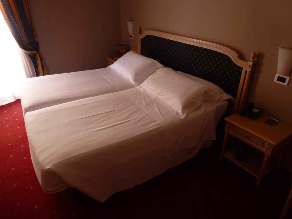 Platz satt ums bequeme Doppelbett C-Hotels Club House