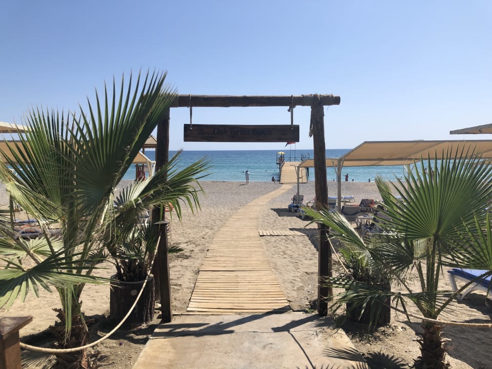 Strand Club Turtas Beach Hotel