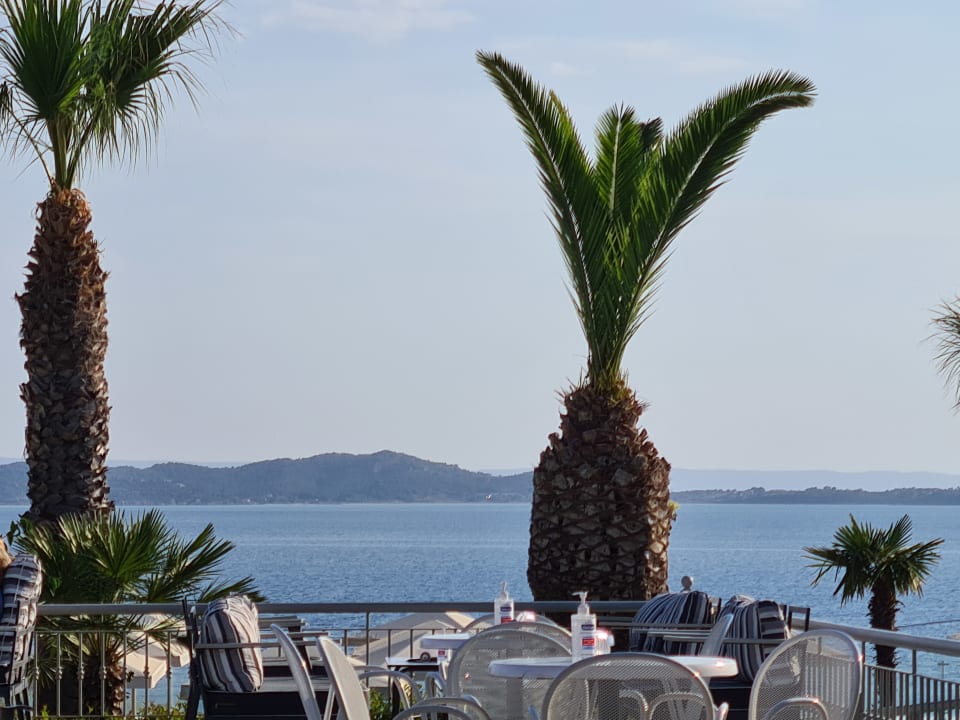 Außenansicht Akrathos Beach Hotel