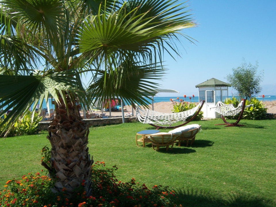 Schöner Garten Saturn Palace Resort Hotel