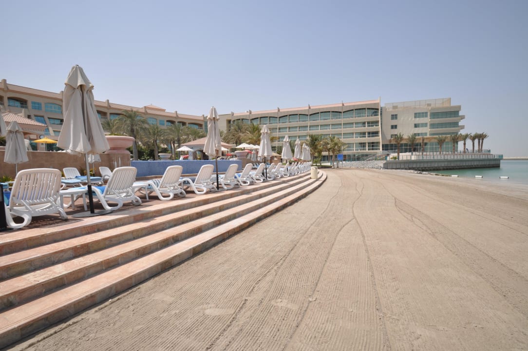 Strand Al Raha Beach Resort & Spa