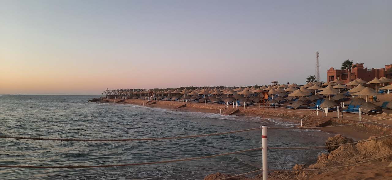 Strand Charmillion Gardens Aquapark