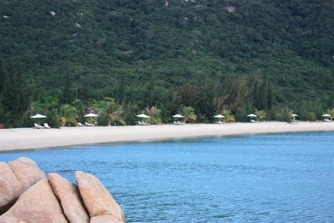 Blick auf den Strand vom Boot aus L'Alya Ninh Van Bay