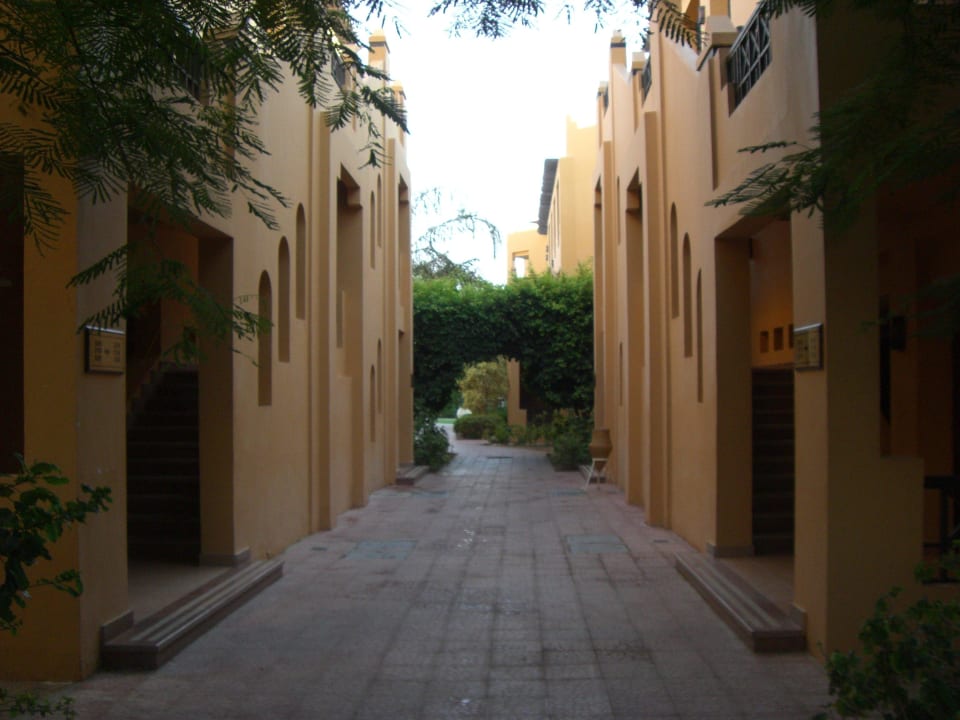 Gang zwischen den Häusern Stella Beach Resort & Spa Makadi Bay