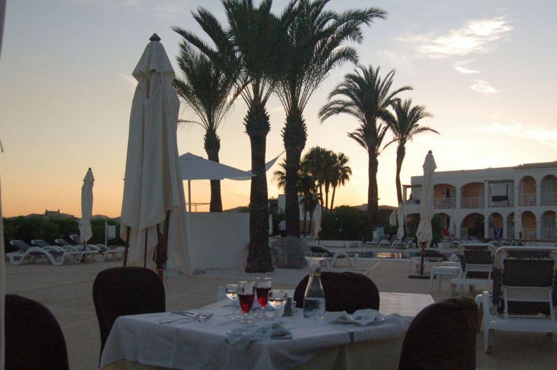 entspannende Ruhe bei Abendessen Destino Pacha Ibiza Resort - Adults only