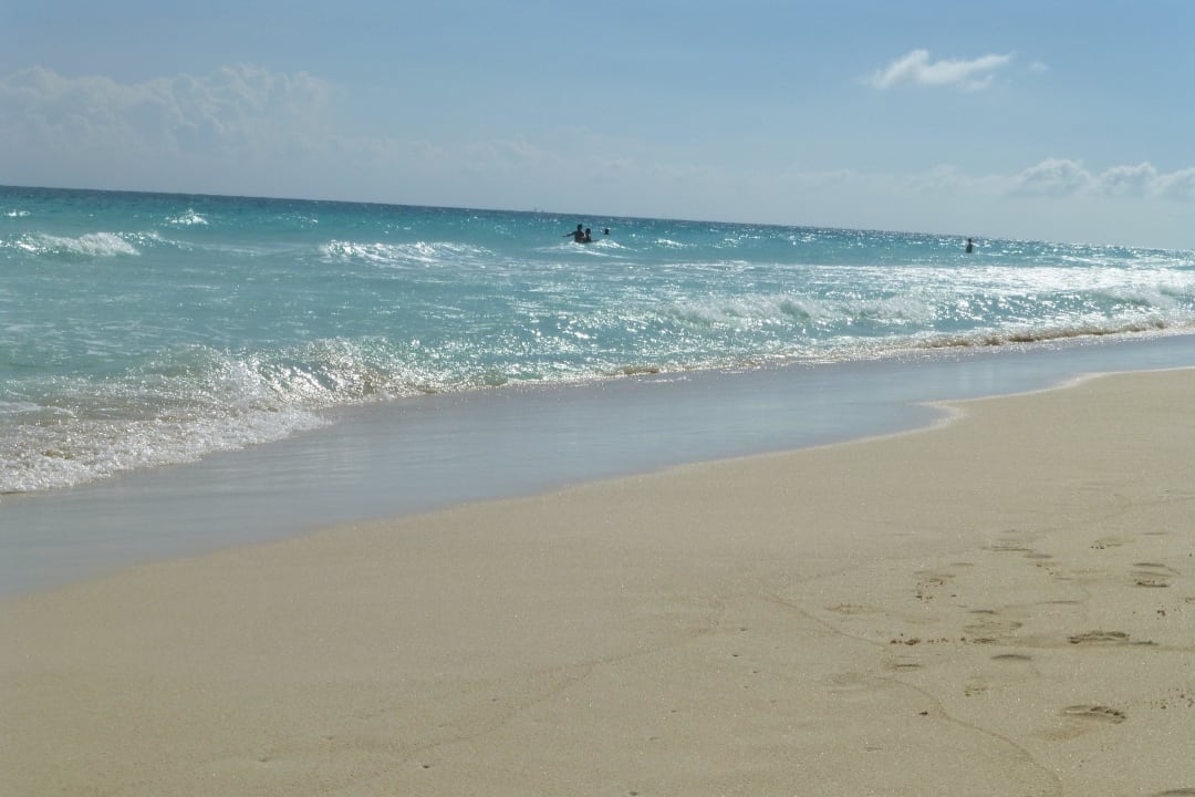 Feiner Sand, klares Wasser Melia Las Dunas