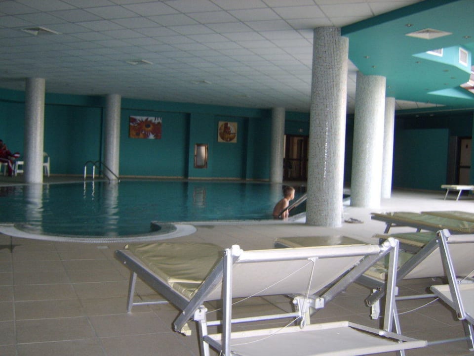 So sieht das Hallenbad aus HVD Clubhotel Miramar