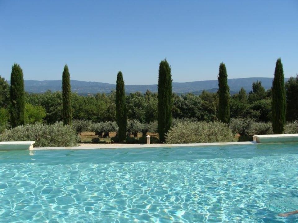 Piscine salée à débordement Hotel Le Jas de Joucas