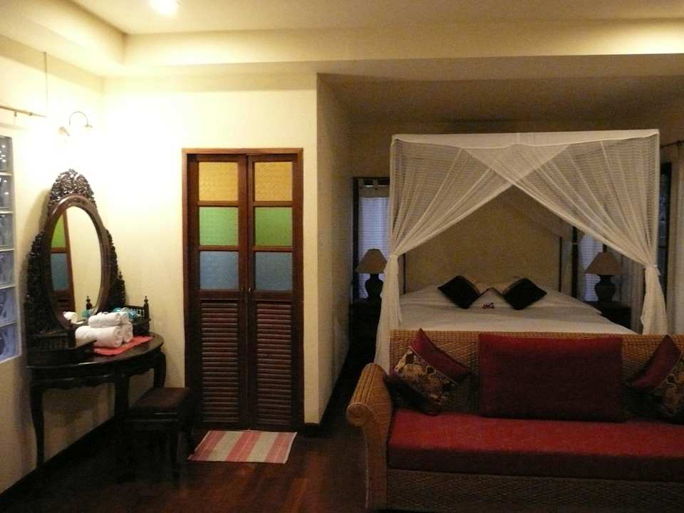 Unser schönes Zimmer mit Himmelbett und Moskitonetz Bed & Breakfast Baan Orapin