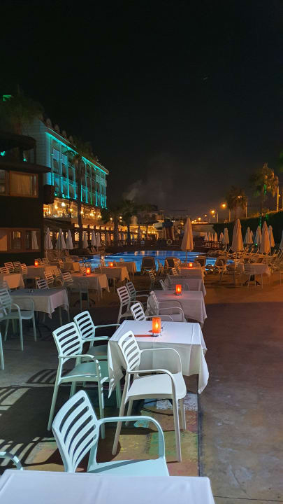 Pool Mary Hotel Side