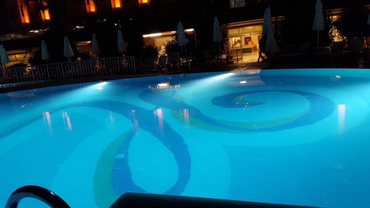 Pool Calimera Hane Garden