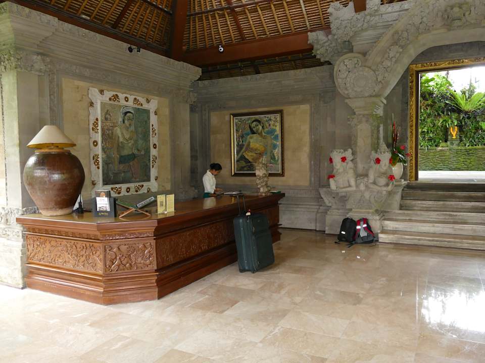 Lobby Hotel The Royal Pita Maha