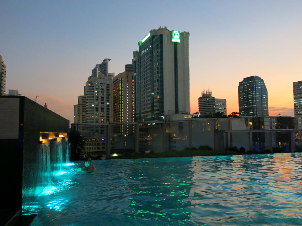 Pool Radisson Blu Plaza Bangkok
