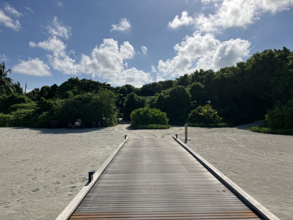 Strand Le Meridien Maldives Resort & Spa